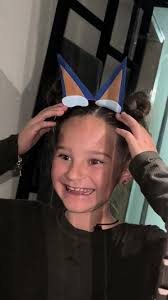 Y una felicidad, emoción de todo un día solo costo $16 del fomi, una  diadema reciclada de otra manualidad y unos minutos de la tarde en lo que  le hacía sus orejas de Bluey… Incluso lloro porque sentía ...