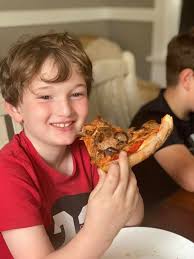 Attention Island Walk Residents: Presto Pesto is here until 7pm serving up  our Gourmet Gluten Free Pizzas 🍕 and The World's Finest Presto Pesto 🌱  Place an order for picking up your