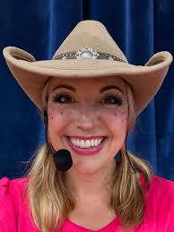 Yesterday I was performing in Franklin Park and Melrose Park and today I'm  in Morton Grove! The back to school bash got moved inside the school where  Mr Erik went to elementary