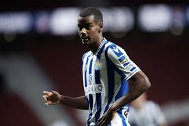 After praising the young striker, match of the day's gary lineker is taken by surprise by what sweden's alexander isak had to say about him. 90plus Sociedad Arsenal Wirft Einen Blick Auf Isak 90plus