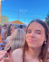 abby bernard (@abbyybernard) • Instagram photos and videos