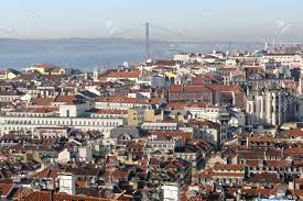 Lissabon ist eine kosmopolitische stadt an der westküste portugals, die mit einer einzigartigen lage punktet. Panorama Von Lissabon Die Hauptstadt Von Portugal Mit Dem Fluss Tejo In Den Rucken Lizenzfreie Fotos Bilder Und Stock Fotografie Image 11885643