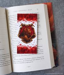 Get the latest in harry potter bookmarks. Free Printable Harry Potter Hogwarts House Bookmarks Artsy Fartsy Mama