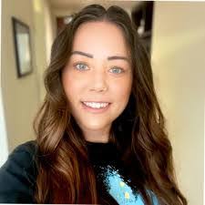 Carla Chamberlain's Instagram, Twitter & Facebook