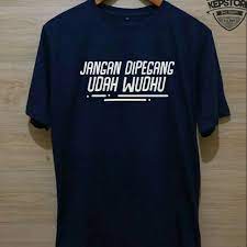 Desain ini memadukan style eropa dan jepang, dimana gaya retro dengan semi kimono yang terlihat dari tali yang menyatu dengan baju di bagian dada. Tshirt Baju Kaos Tulisan Unik Design Suka Suka Cotton Combat 30s Import Shopee Indonesia
