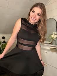 Carley Mundts Amazon Page