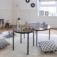 La table gigogne lovyou est un set de 2 tables d'appoint semblables mais une plus basse que l'autre de manière à pouvoir s'emboiter ! 10 Tables Basses Gigognes Entre Elegance Et Originalite Blog But