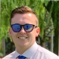 300+ profilů „Kidger“