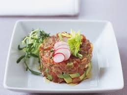 Thunfisch-Avocado-Tatar mit Radieschen