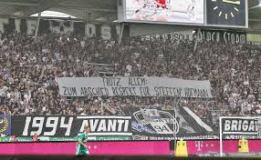 Über die bedingungslose unterstützung der fans. Sk Sturm Graz Nordkurve Wurdigt Steffen Hofmann Sky Sport Austria