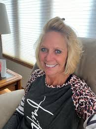 Nail artist for event