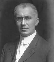 Emile Berliner cuts the first discs: Tvinkle, tvinkle, little star, how I  vunder vot you are