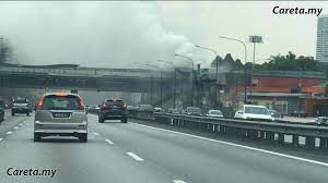 Di tengah malam pada jam 11.45, sehari sebelum cuti thaipusam yang lepas, kitaorang sekeluarga tak tau nak buat apa. Insiden Kebakaran Restoran Jejantas Sungai Buloh Masih Selamat Beroperasi Careta