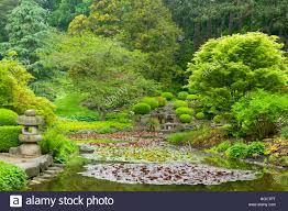 Laterne Garten High Resolution Stock Photography And Images Alamy