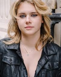 Rachel Calvo's Instagram, Twitter & Facebook