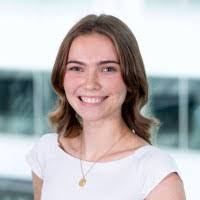 Courtney Swift's Instagram, Twitter & Facebook