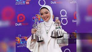 Sedia maklum, anugerah bintang popular berita harian 2020 bakal disiarkan secara langsung di media prima tv3 dan secara online di live streaming abpbh 32. Undian Abpbh 33 Bermula Hari Ini