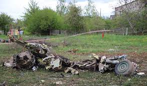 May 24, 2021 · в частности, зачем нужно было разворачивать самолет в минск, а не посадить его, предположим, на ближайшем. Sledstvie Zavershilo Rabotu Na Meste Krusheniya Samoleta V Baranovichah Novosti Oficialnyj Sajt Sledstvennogo Komiteta Respubliki Belarus