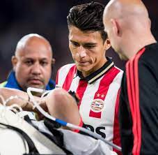 Luke shaw 2nd on the operating table shaw was taken to hospital ziekenhuis st anna outskirts of eindhoven. Nach Dem Foul An Luke Shaw Ehrt Die Uefa Hector Moreno Welt