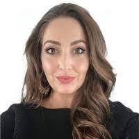 Elise Calhoun's Instagram, Twitter & Facebook