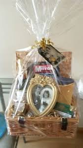 Gold Hamper For Grandparents 50th Golden Wedding Anniversary Contains The 50 Golden Wedding Anniversary Golden Wedding Anniversary Gifts Golden Wedding Gifts