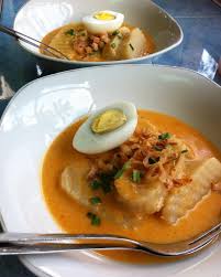 Sarapan pagi bubur ayam yang biasa dijual dan sangat praktis untuk dinikmati di pagi hari. 18 Makanan Khas Palembang Dan Tempat Terbaik Mencobanya