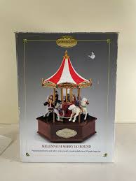 Mr. Christmas Gold Label Millennium Merry Go Round Musical Christmas & Box  1999