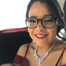 Alejandra Bustos (@aale_bustos)