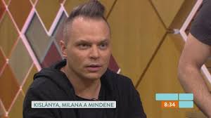 Sanyarú gyerekkoráról vallott szarvas józsef. Reggeli Josh Megmutatta A Nezoknek Tunderi 1 Honapos Kislanyat Rtl