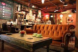 Maybe you would like to learn more about one of these? Bild Central Perk Cafe Aus Friends Zu Warner Bros Studios In Los Angeles