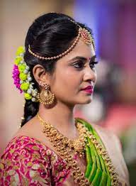 The Sweet Warm And Fuzzy Tirupur Wedding South Indian Wedding Hairstyles Indian Bridal Hairstyles Indian Bride Hairstyle