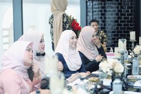 Video panas jilbab juga hampir sama dengan kategori hijab. Syafiqahhashimxoxo Byhisdaisy Magika Raya 2019