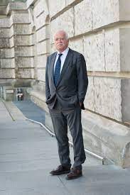 In addition to teaching, she presents her research at state and national conferences and publishes in various journals. Herzlich Willkommen Auf Der Seite Von Dr Peter Gauweiler Mdb