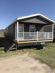 Midsize family home with big home features including eclectic decor color scheme, glamorous master bedroom. Pin On Mobile Home
