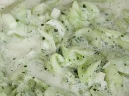 Gurkensalat Wie Bei Oma Mit Kondensmilchdressing Super Auch Fur Kinder Die Mogen Den Alle Das Dressing Kann Man Auch Rezepte Gurkensalat Gurkensalat Rezept