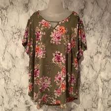 Torrid Size 4 Floral Flower Print Blouse Shirt Top