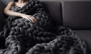 Joli et super cosy, ce plaid géant est extrêmement facile et ludique à tricoter. Ohhio Plaids En Grosses Mailles Laine Merinos Tricotee A La Main