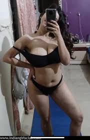 indian_girl_taking_nude_selfie_1 - Indian Girls Club - Nude Indian Girls &  Hot Sexy Indian Babes