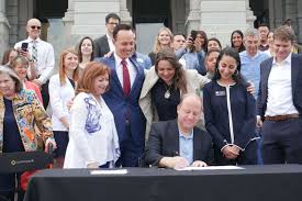Save on same day contractors insurance policies. Polis Signs Colorado Option Health Insurance Bill Into Law On Capitol Steps Vaildaily Com