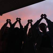 Discover images and videos about tumblr aesthetic from all over the world on we heart it. Aesthetictumblr Friendship Friendshipgoals Four Friends Cutepictures Cutefriends Pictu Friendship Photography Bff Photography Instagram Highlight Icons