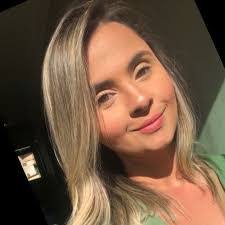 Deborah Quiroga's Instagram, Twitter & Facebook