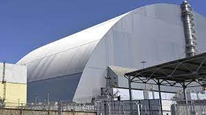 Si le recours à l'électricité d'origine nucléaire est indispensable, il convient de prendre toutes les mesures nécessaires pour éviter les catastrophes du genre de celle de tchernobyl et en minimiser les conséquences. Le Reacteur De Tchernobyl A L Abri Dans Son Nouvel Ecrin Les Echos