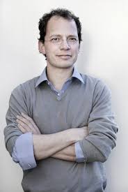 Bekijk het professionele profiel van uitgever Jasper Henderson