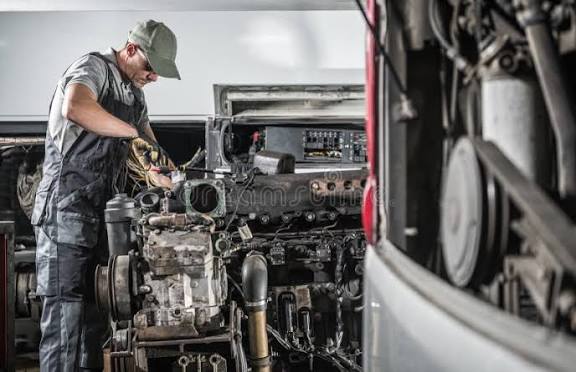 15,297 Fotos de Stock de Mecânico Diesel - Fotos de Stock Gratuitas e Sem Fidelização a partir da Dreamstime