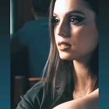 Lanie is uit op alle platforms, Make-up: @Face Design by Alta Coetzee,  Dankie @universalmusiek @marnovdmerwe, en mooie @zante_marais dit was 'n  voorreg om julle MUA te wees!