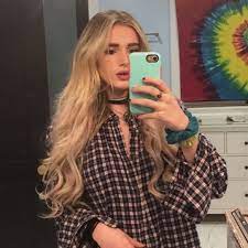 And just to keep the surprises coming, she even added a ton of. Best Of Bella Thorne On Twitter Bella Thorne With Blonde Hair Appreciation Tweet Savefamousinlove