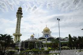 Lebih 210 buah masjid di seluruh negeri pulau pinang turut mengagihkan saguhati dari peruntukan zakat pulau pinang tersebut. The Penang State Mosque Or Masjid Negeri Pulau Pinang Is A State Stock Photo Picture And Royalty Free Image Image 36555016