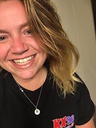 Gorgeous Queen Bliss here is my rose's 🌹 for you baby..Gorgeous Queen  Bliss here is my rose's 🌹 for you baby..