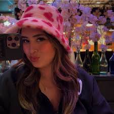 Any animal clinics or hospitals hiring or looking for a veterinary pet  groomer?