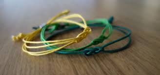 Auf makramee anleitung möchte ich dich mit dieser makrameeliebe anstecken. Makramee Armband Anleitung Zum Selbermachen Utopia De